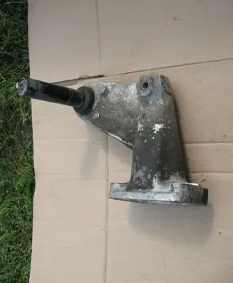 Mercedes-Benz E W123 Engine mounting bracket R1102233004