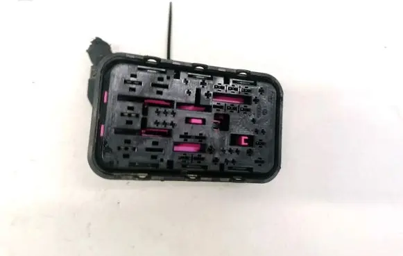 Volkswagen Golf V Fuse box set 1K0937700A