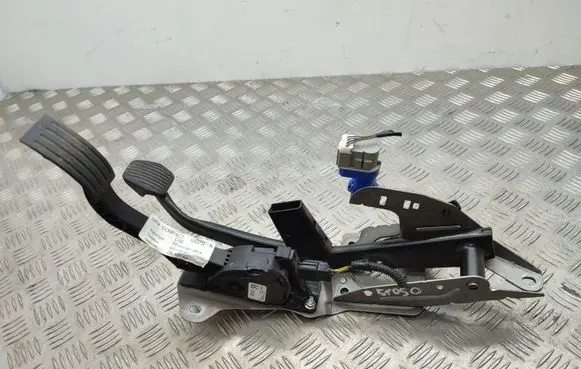 Ford C-MAX II Accelerator throttle pedal AV619F836AB