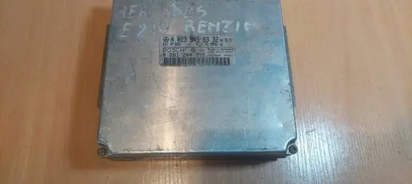 Mercedes-Benz CLK A208 C208 Engine control unit/module ECU 0261204915 A0235458332 26RT0000
