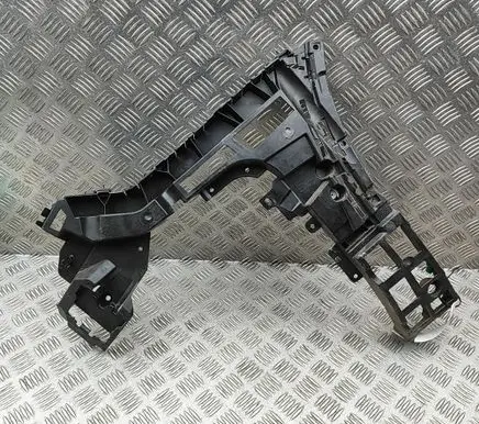 Rear bumper mounting bracket
