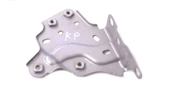 Toyota Prius (XW30) Fender mounting bracket