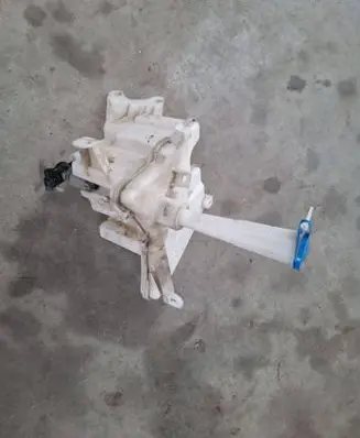 Toyota Auris E180 Windshield washer fluid reservoir/tank 