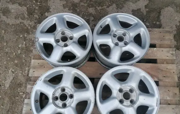 Volkswagen PASSAT B3 R15 alloy rim 