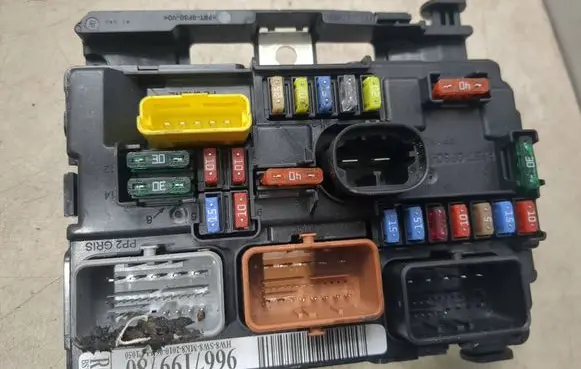 Citroen C3 BSM Control unit 9667199780