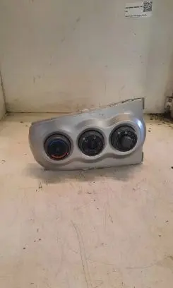 Toyota Yaris Climate control unit 554060D190
