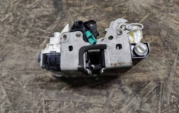 Jeep Compass Rear door lock P04589651AD