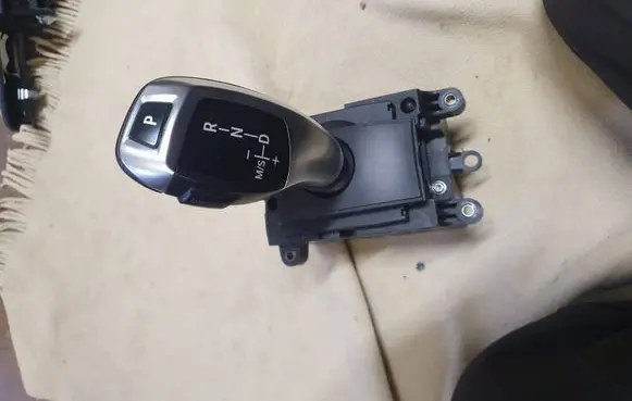 BMW 5 F10 F11 Gear shifter/selector 9251186 1002727600