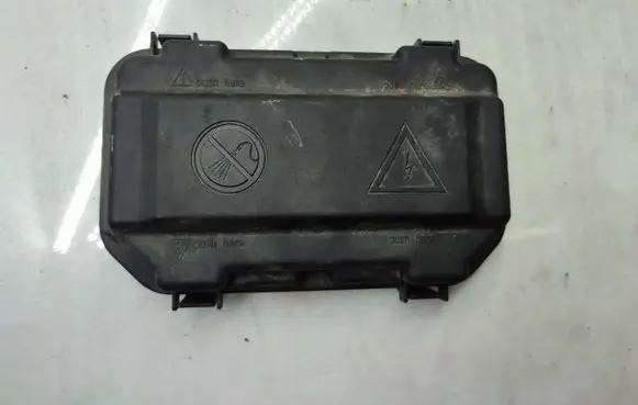 BMW 4 F36 Gran coupe Fuse box cover 9224872