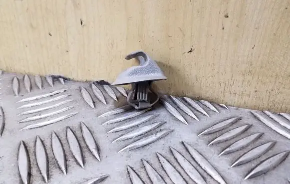 Sun visor clip/hook/bracket