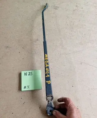 Renault Megane I Front wiper blade arm 6786578