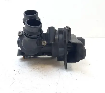Volkswagen Golf VI Water pump 06J121026P