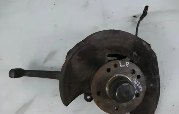 Mercedes-Benz C W202 Front wheel bearing hub 