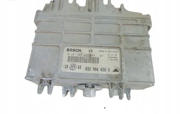 Volkswagen Golf III Battery charger (optional) 032906026G