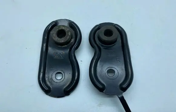 Radiator mount bracket