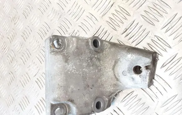 Jeep Grand Cherokee Engine mounting bracket 52124991AC