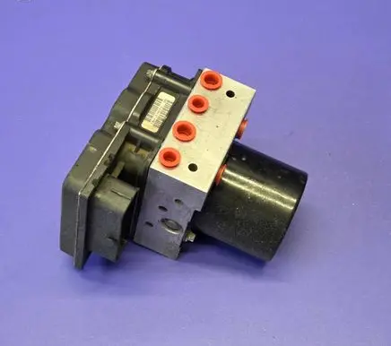 Skoda Fabia Mk2 (5J) ABS Pump 0265951046 6R0614517M