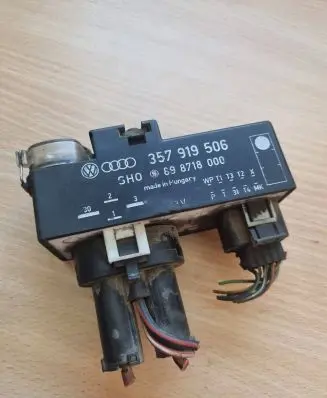 Volkswagen Sharan Coolant fan relay 357919506 898718000
