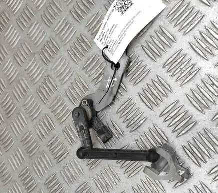 Headlight/headlamp level sensor