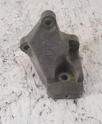 Volvo V70 Engine mounting bracket 9161141