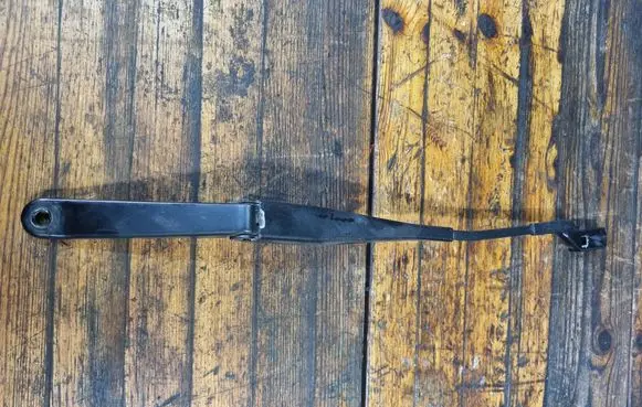 Ford Fiesta Front wiper blade arm 8A6117526AC