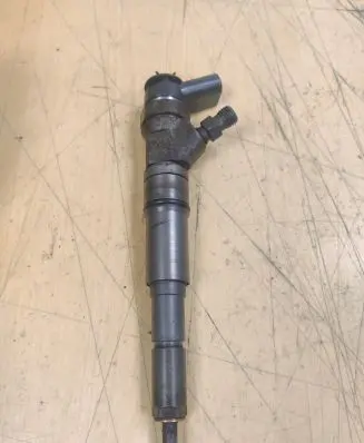 BMW X5 E53 Fuel injector 7789661 0445110131