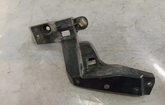 Peugeot 4007 Headlight/headlamp mounting bracket 8301A796