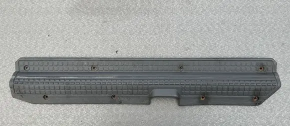 Nissan Patrol Y60 Front sill trim cover 7695106J01 7695106J00