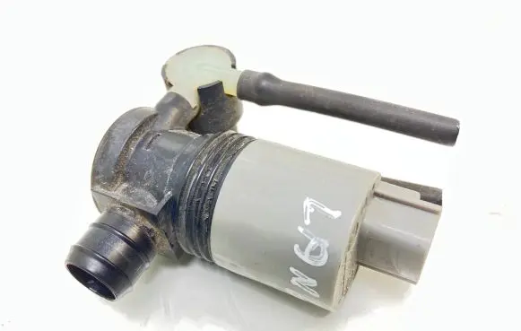 Toyota Auris E180 Windscreen/windshield washer pump 1020974