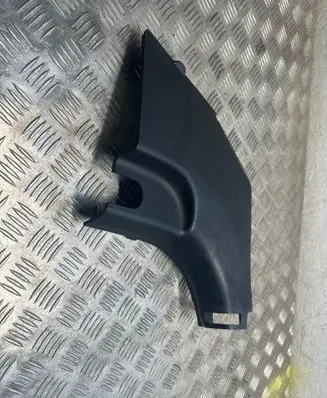 Foot area side trim