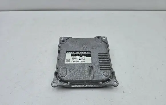 Toyota Prius+ (ZVW40) LED ballast control module 8596747020 2XZA5519749 3550079678