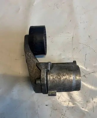 BMW 5 GT F07 Generator/alternator belt tensioner 7599097