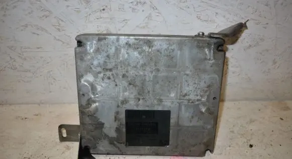 Toyota Avensis T250 Engine control unit/module 8966105A20