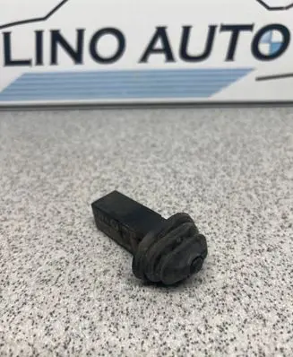 BMW 7 E65 E66 Fuel tank opening switch 8228939