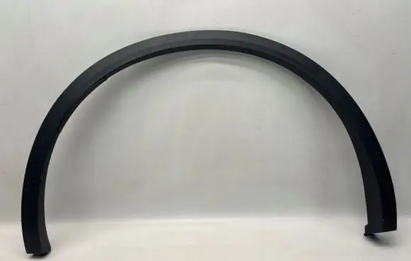 Volkswagen Touareg III Front arch trim 