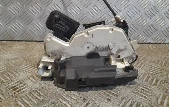 Skoda Octavia Mk3 (5E) Front door lock 5E2837016