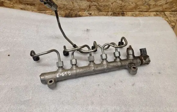 Volvo V40 Fuel main line pipe 31303612