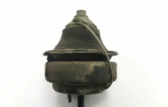 Volvo XC90 Engine mount bracket 8683936 13540