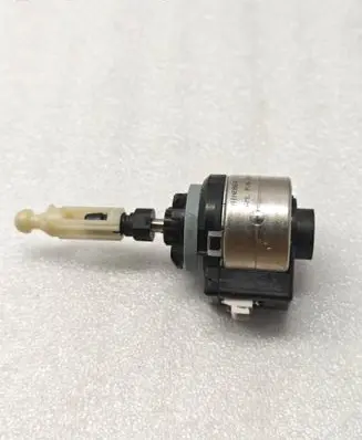 Audi Q7 4M Headlight level adjustment motor 89022080 PL35L024ULB8