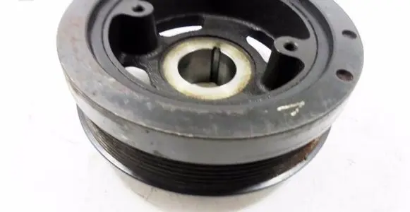 Toyota Avensis T270 Crankshaft pulley 6871630721