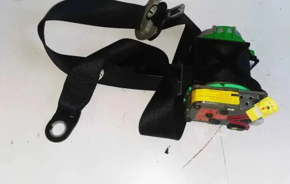 Toyota Auris 150 Front seatbelt 3063559 30561039BF 501PA9D1E7