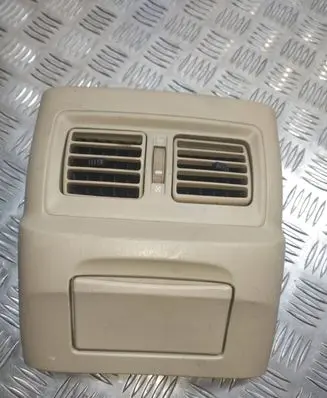 Rear air vent grill