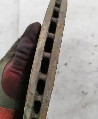 Volkswagen PASSAT B6 Front brake disc
