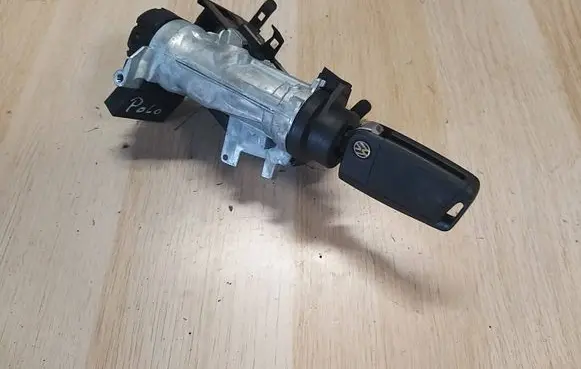 Volkswagen Polo V 6R Ignition lock 1K0905851