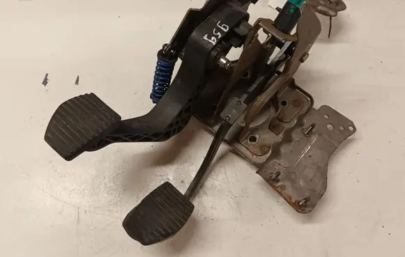 Peugeot 307 Pedal assembly 9650774380