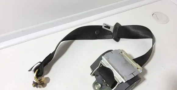 Audi A4 S4 B7 8E 8H Rear seatbelt 8E5857805D