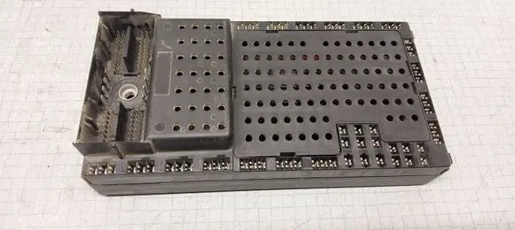Volvo V70 Fuse module 9452773 9452772