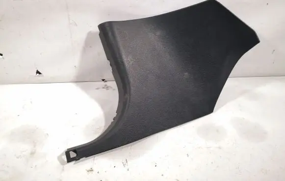 Foot area side trim