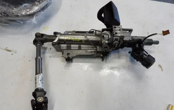 Opel Corsa F Steering wheel axle set 