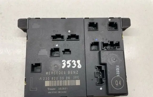 Mercedes-Benz SL R230 Door control unit/module 2308203526 A2308203526